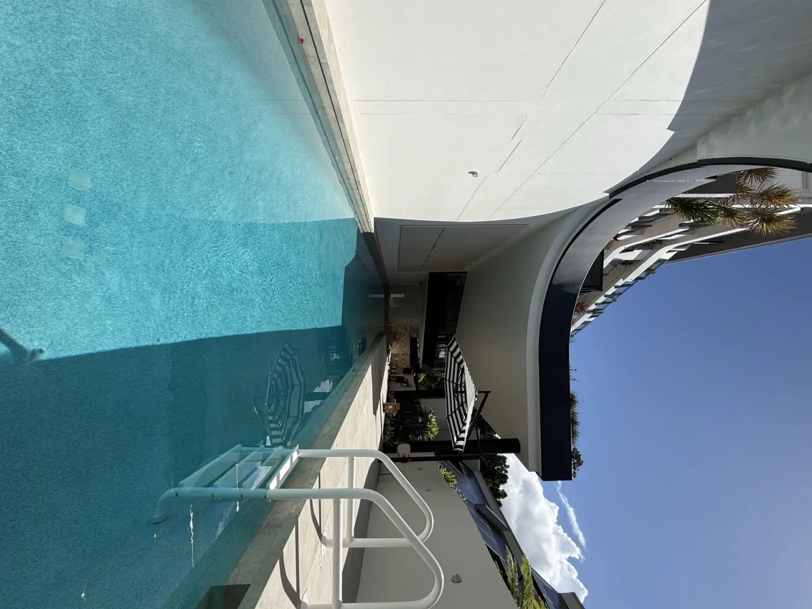 Kangaroo Point lap pool by day