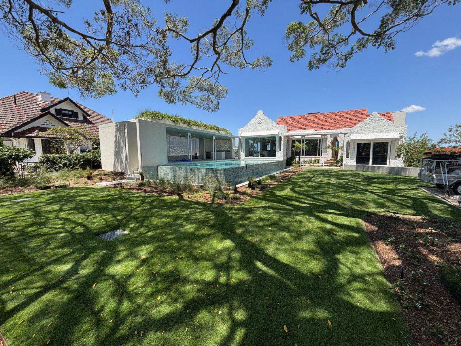 Windsor · pool surround
